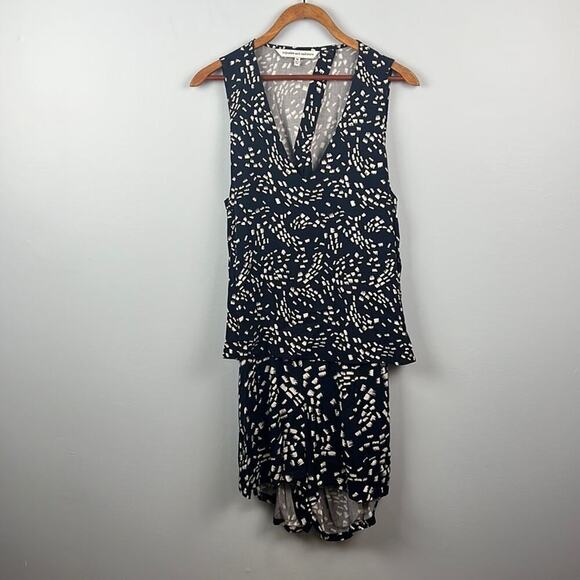 cupcakes & cashmere Pants - Cupcakes & Cashmere Jaxon open back shorts romper size medium